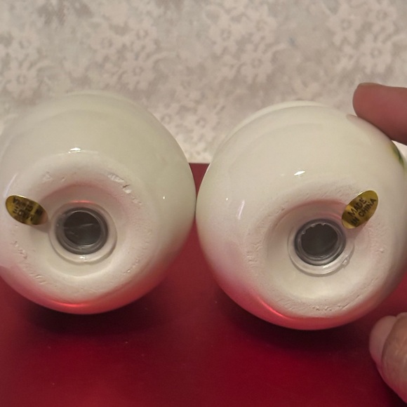 Charming Rabbit Salt and Pepper Shakers - Picture 8 of 10